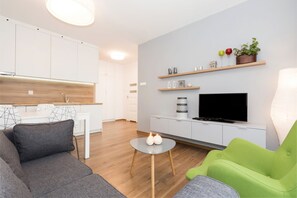 Apartment, 1 Bedroom | Living area