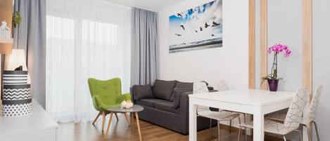 Apartment, 1 Schlafzimmer | Wohnbereich | Flachbildfernseher