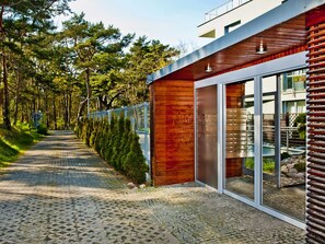 Pintu masuk properti