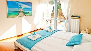 Apartment, 1 Bedroom, Terrace (Swietopelka 7 / W2) | Premium bedding, iron/ironing board, bed sheets