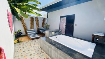 Honeymoon Suite | Terrace/patio