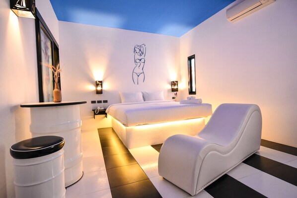 Decoración personalizada, muebles diferentes y escritorio