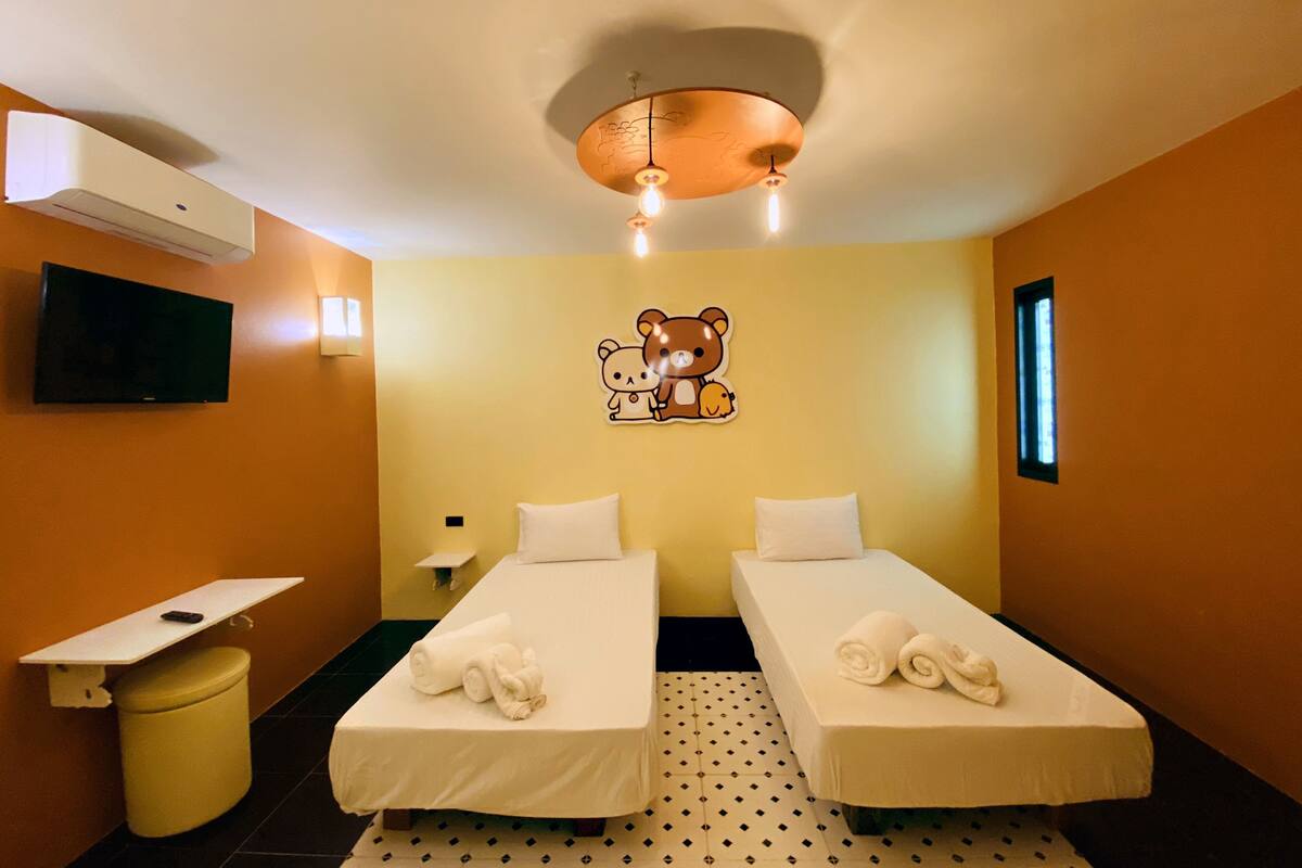 Individually decorated, individually furnished, desk, soundproofing