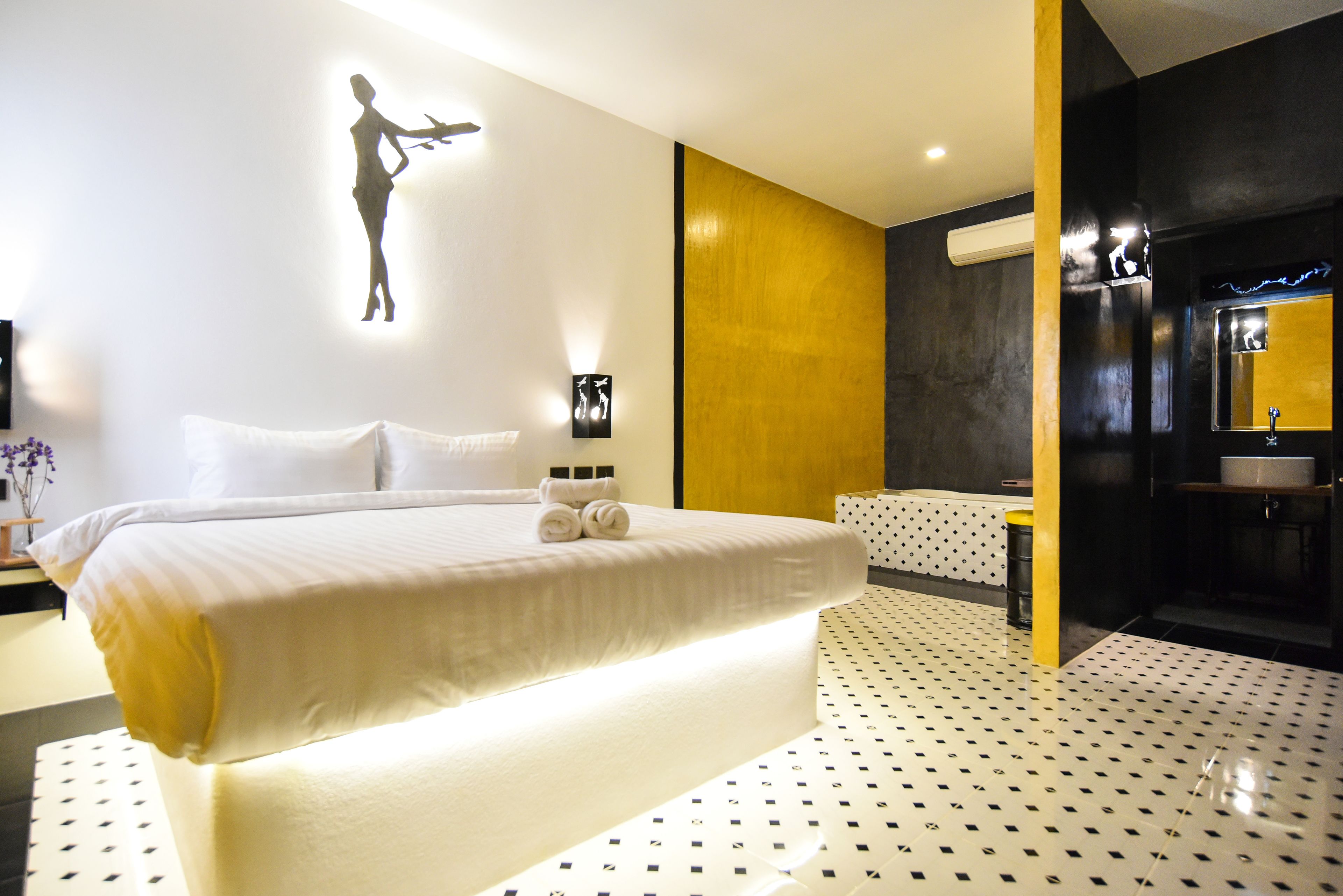 superior  | individually decorated, individually furnished, desk, soundproofing