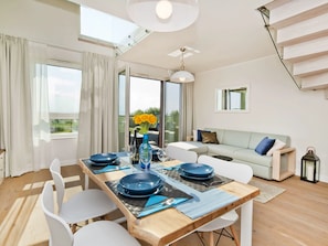 Duplex Apartment with sea view - 24/A24 Abrahama Street | Cuisine privée | Réfrigérateur, four, plaque de cuisson, lave-vaisselle
