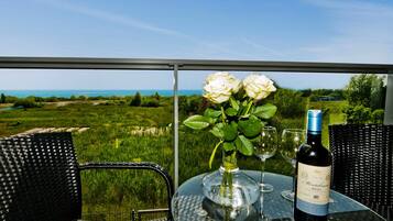 Apartment, 1 Bedroom, Sea View (ul. Abrahama 24/A15) | Terrace/patio