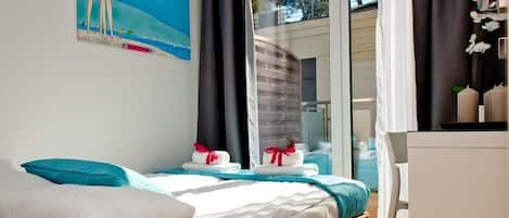 Apartment, 2 Bedrooms, Garden Area (Mestwina 28A/2) | Seterika/papan seterika, cadar katil