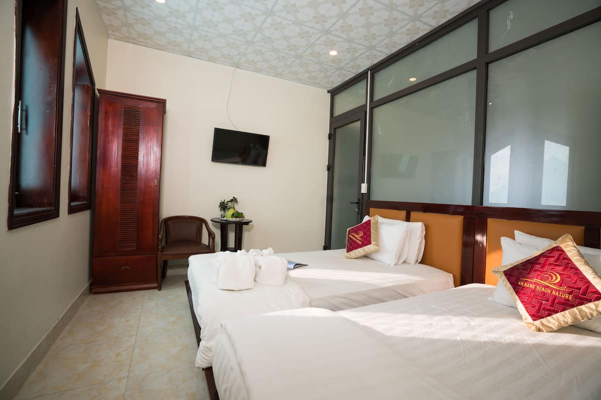Superior Twin Room, 1 Bedroom | Premium bedding, pillowtop beds, minibar, in-room safe