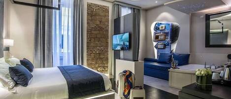 Minibar, in-room safe, desk, soundproofing