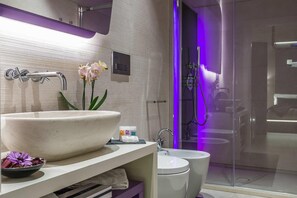 Free toiletries, hair dryer, bidet, towels - Via Veneto Prestige Rooms (Rome)