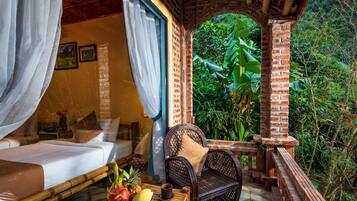 Familiekamer, 2 slaapkamers, uitzicht op meer (Studio) | Terras