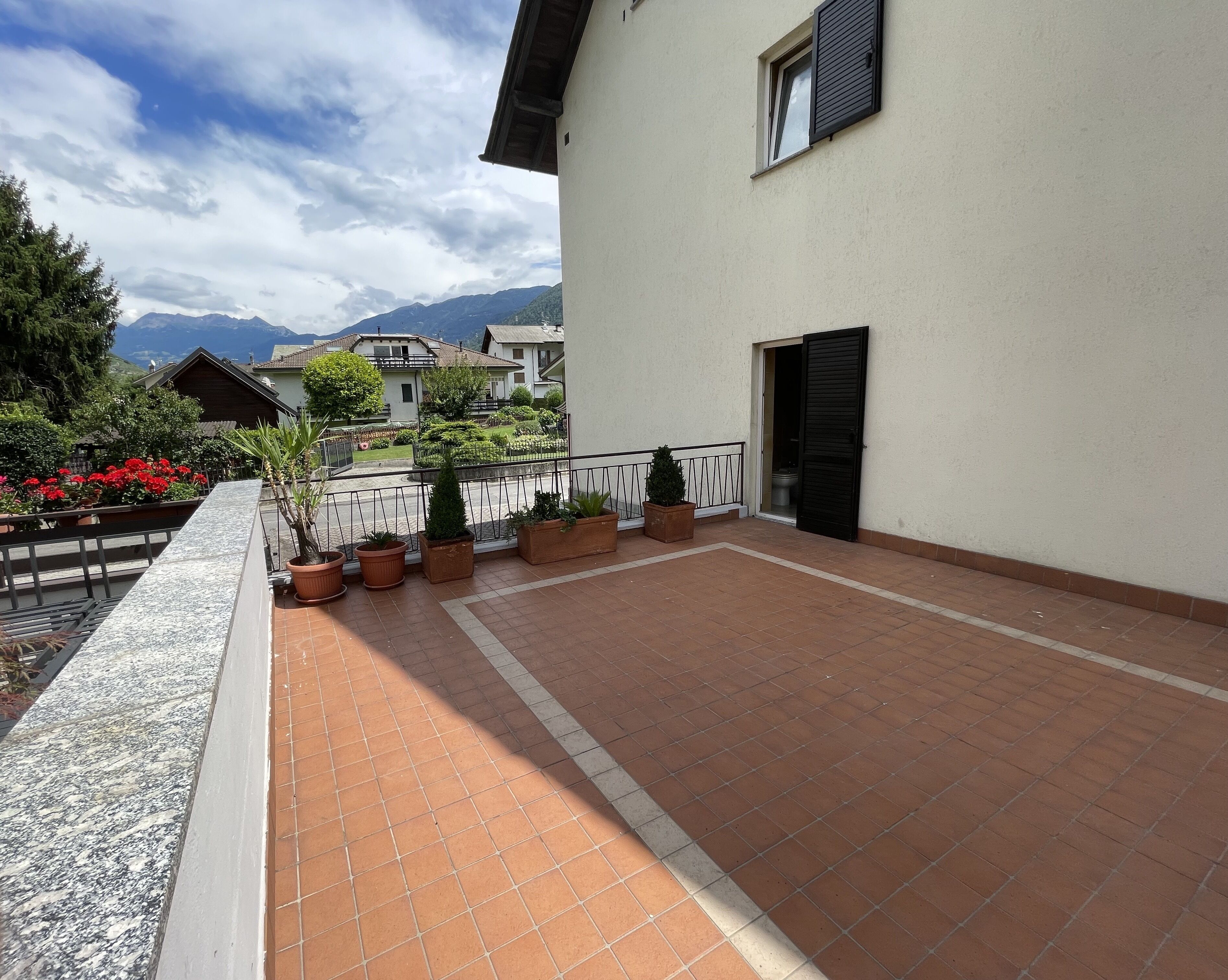 ลานระเบียง/นอกชาน