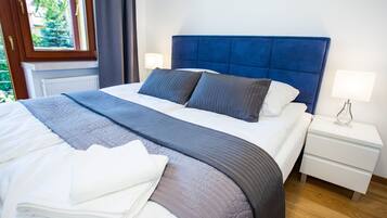 Apartment, 2 Bedrooms, 2 Bathrooms (Azure) | 1 bedroom, premium bedding, soundproofing, iron/ironing board