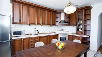 Apartment, 2 Bedrooms, 2 Bathrooms (Azure) | Private kitchen | Fridge, microwave, stovetop, coffee/tea maker