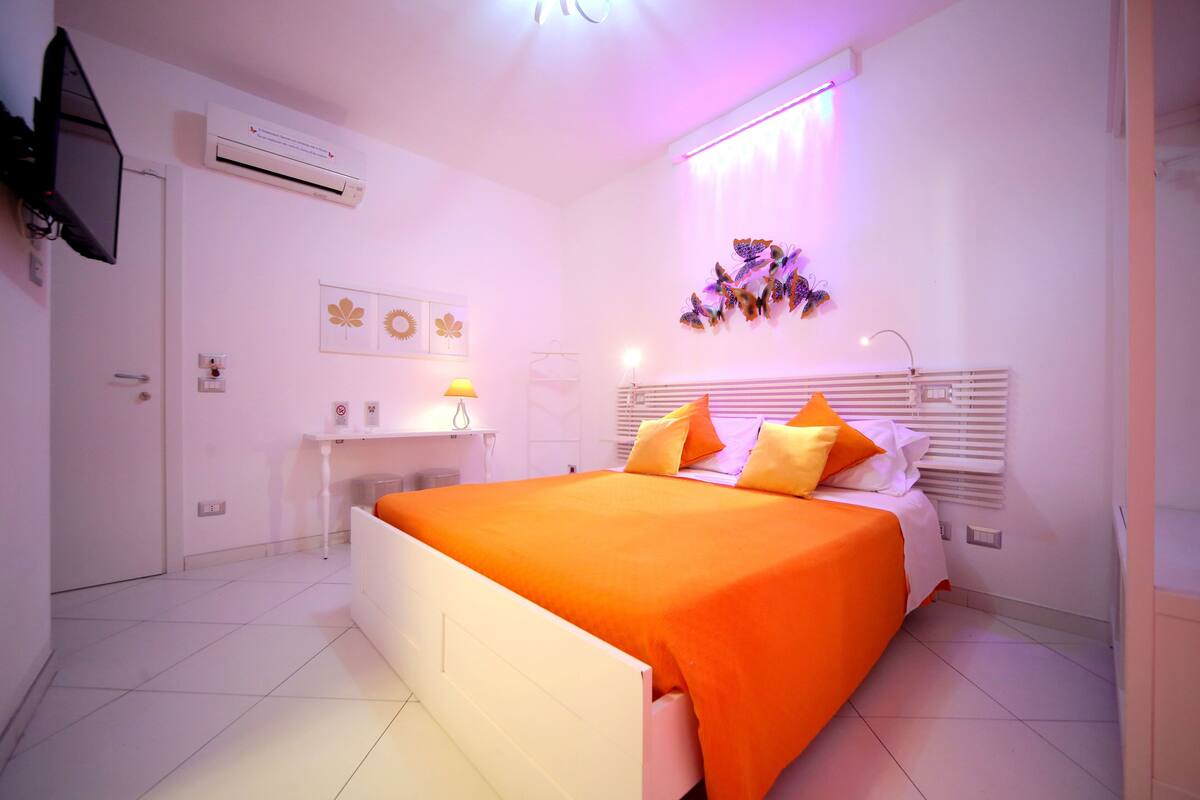Double Room | In-room safe, desk, free WiFi, bed sheets