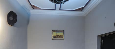 Blackout drapes, free WiFi