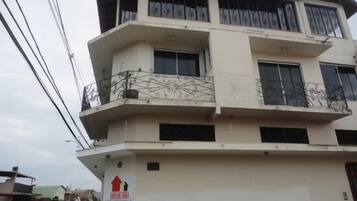 Fachada da propriedade