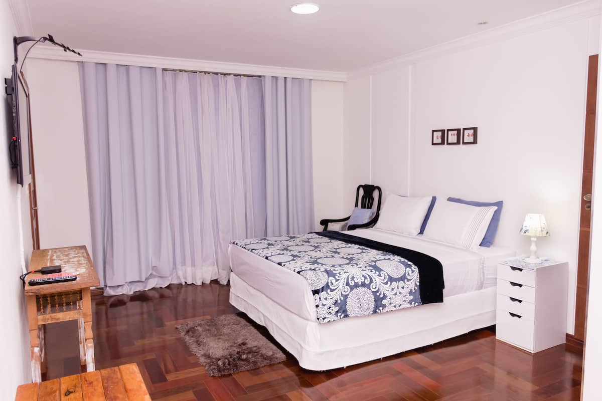 Habitación de lujo doble de uso individual, 1 habitación | Minibar, cortinas opacas, tabla de planchar con plancha y wifi gratis