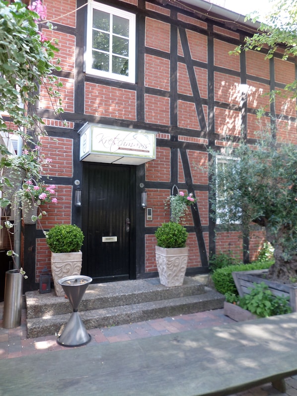 ด้านหน้าที่พัก