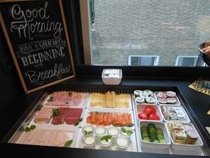 Tägliches inbegriffenes Frühstücksbuffet