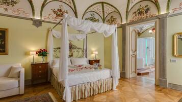 Phòng Suite Junior | Minibar, két bảo mật tại phòng, trang trí khác biệt