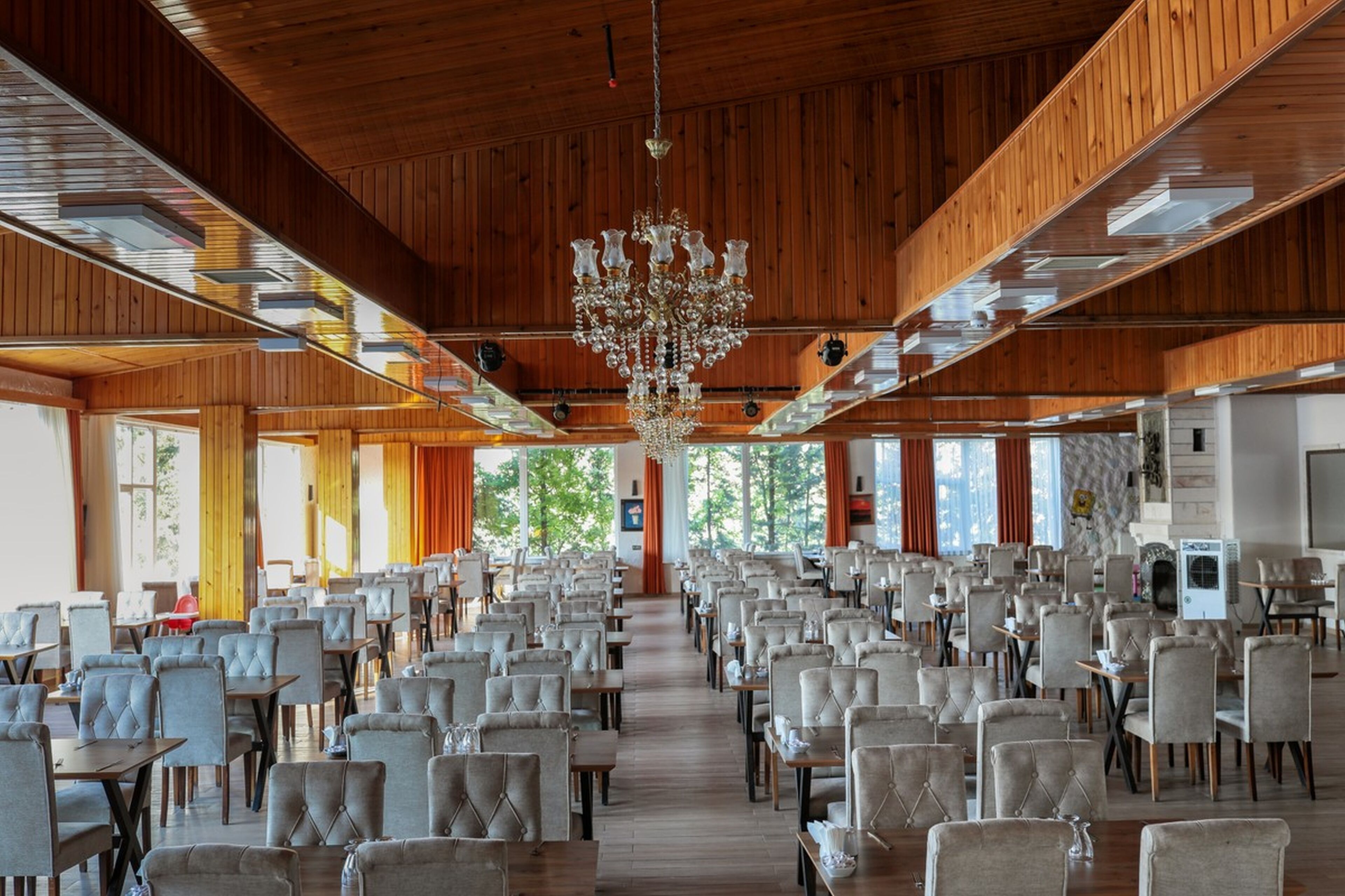 3 ravintolaa, joissa tarjoillaan aamiainen; kansainvälinen keittiö