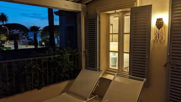 Chambre Double, vue piscine (Avec Terrasse)
