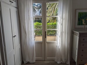Luxury Double or Twin Room, Terrace (Fond de cour) | In-room safe, desk, iron/ironing board, free WiFi - Pastis Hotel Saint-Tropez (Saint-Tropez)