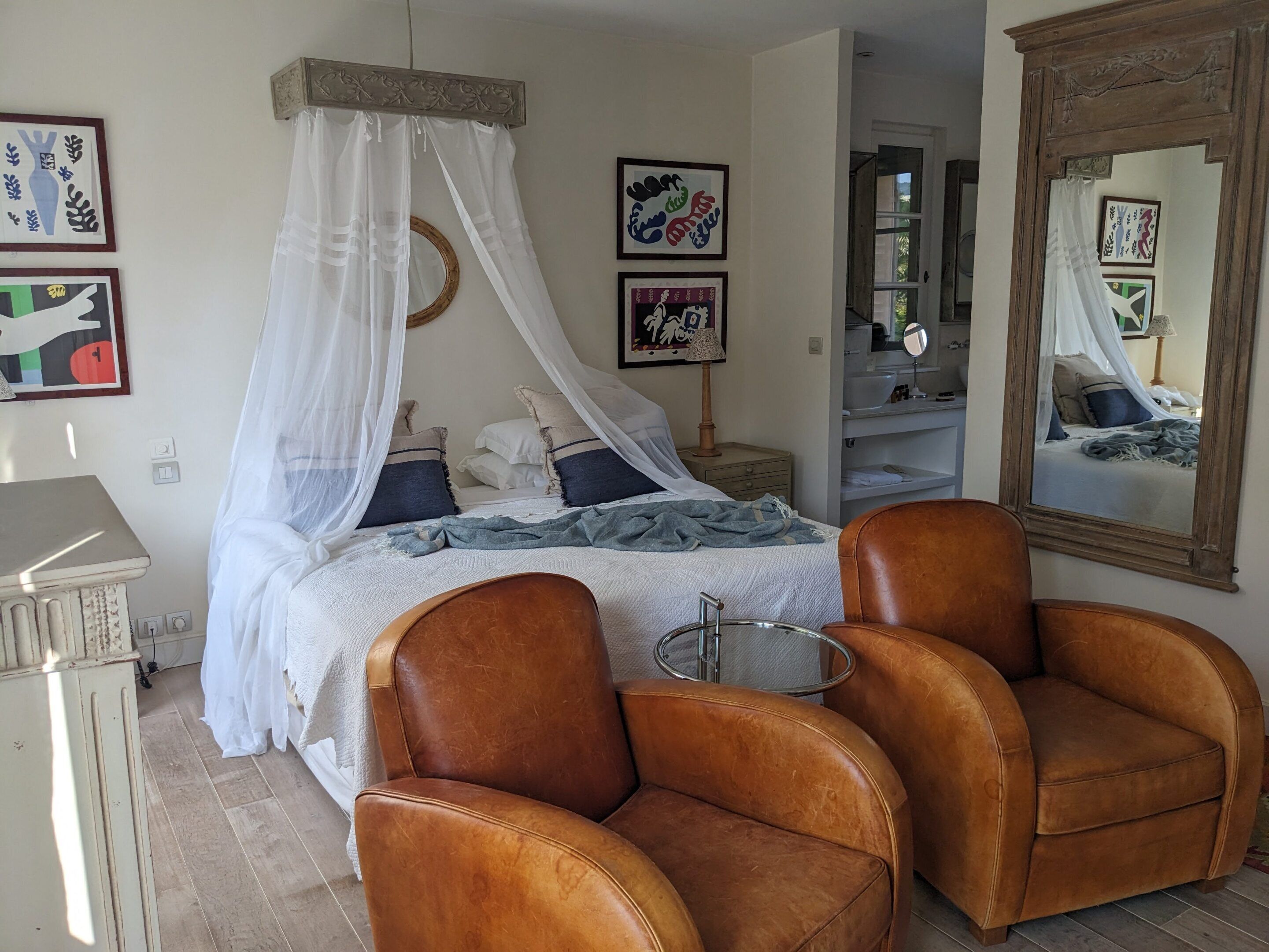 Luxury Double or Twin Room, Terrace (Fond de cour) | In-room safe, desk, iron/ironing board, free WiFi