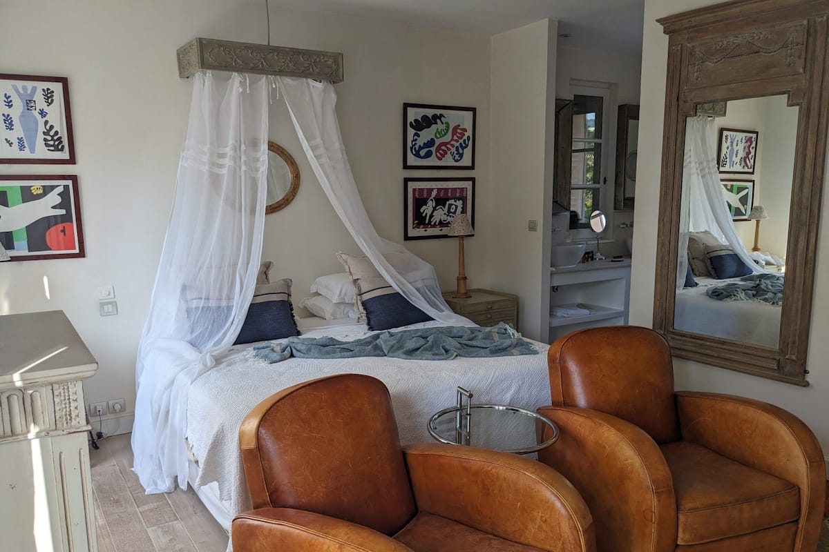Luxury Double or Twin Room, Terrace (Fond de cour) | In-room safe, desk, iron/ironing board (on request), cribs (free)
