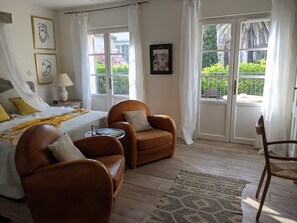 Panoramic Double Room, Terrace (Fond de cour) | In-room safe, desk, iron/ironing board, free WiFi - Pastis Hotel Saint-Tropez (Saint-Tropez)