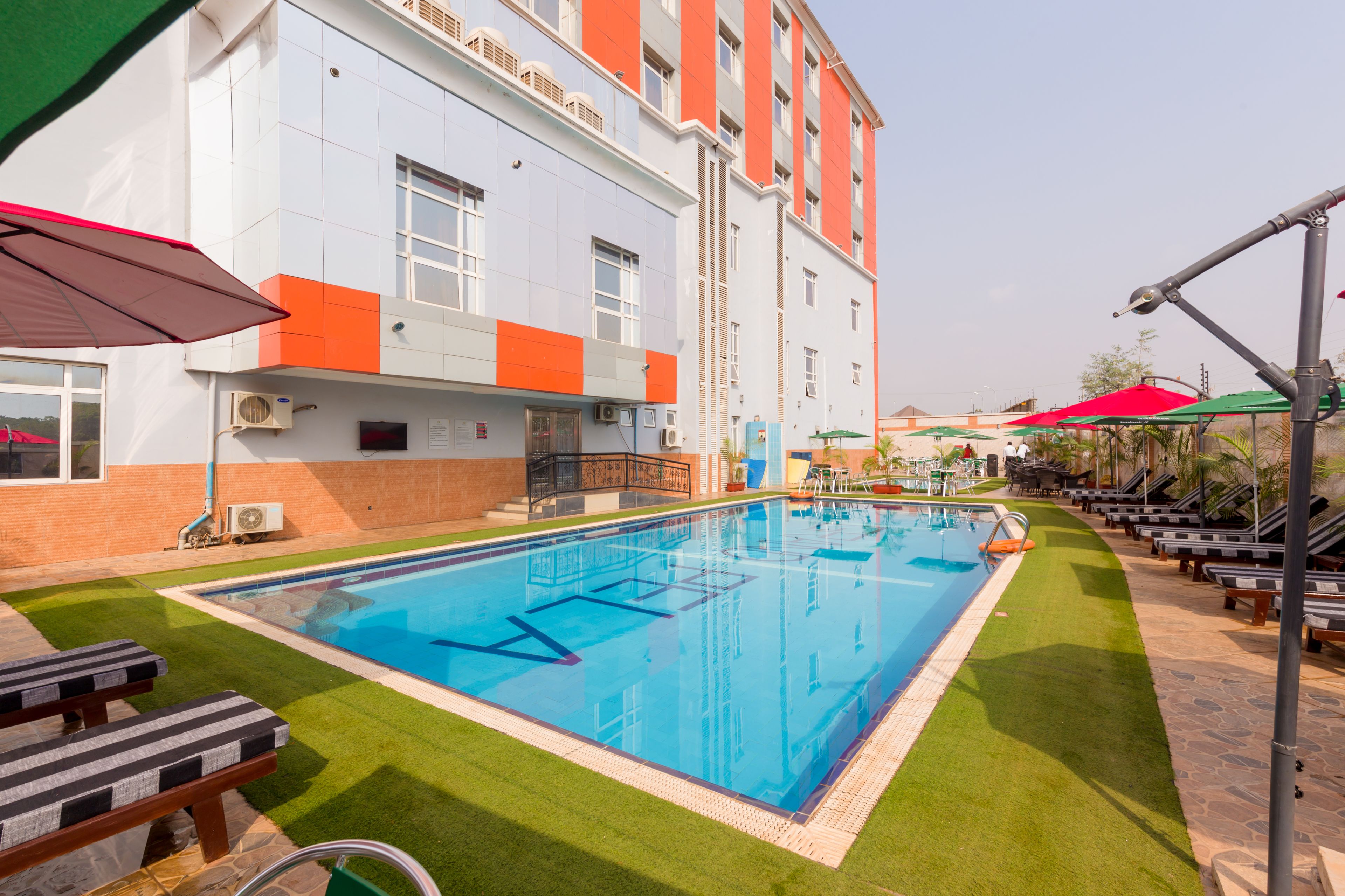 daily full breakfast (usd 16 per person)