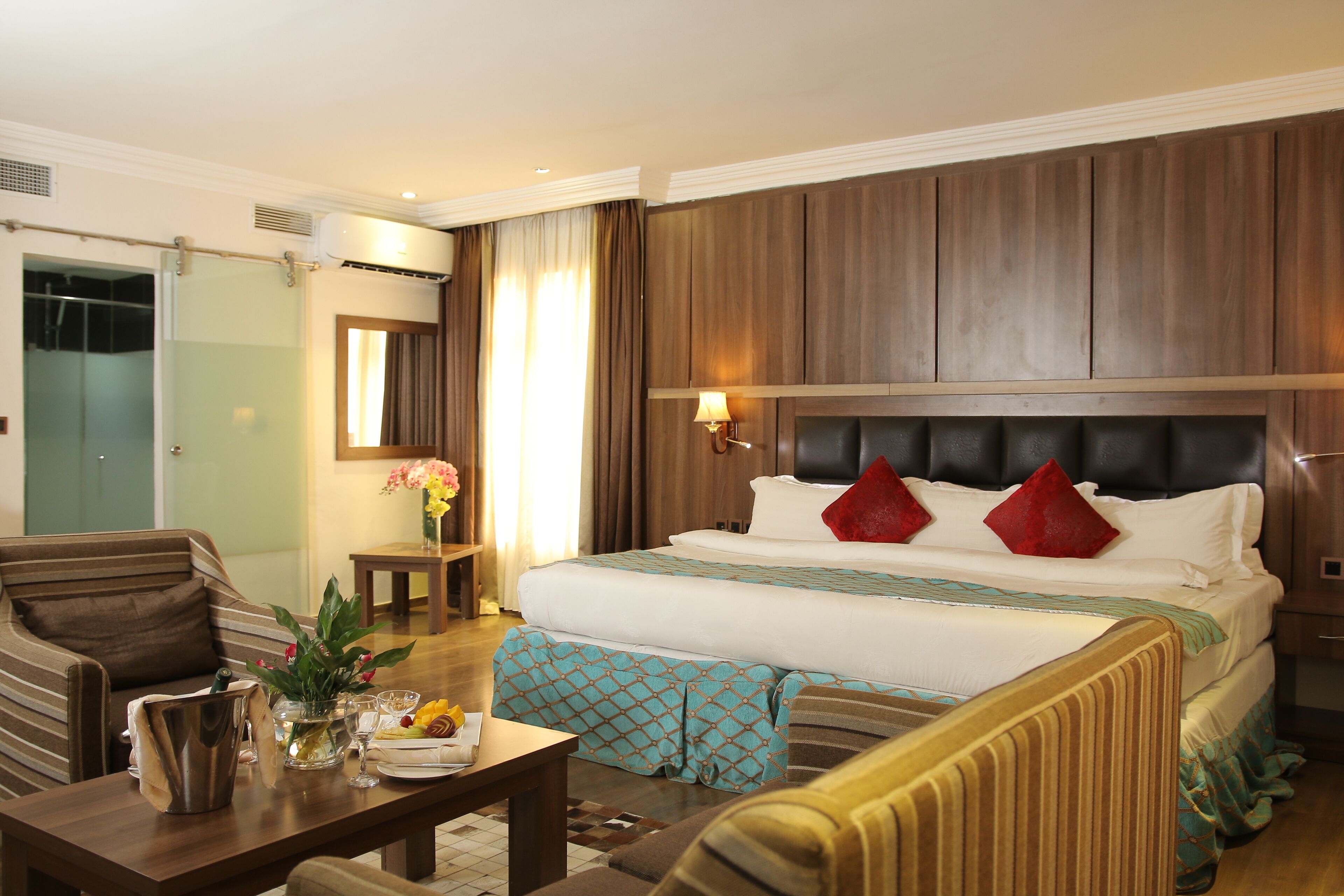 executive room | 1 bedroom, premium bedding, in-room safe, desk