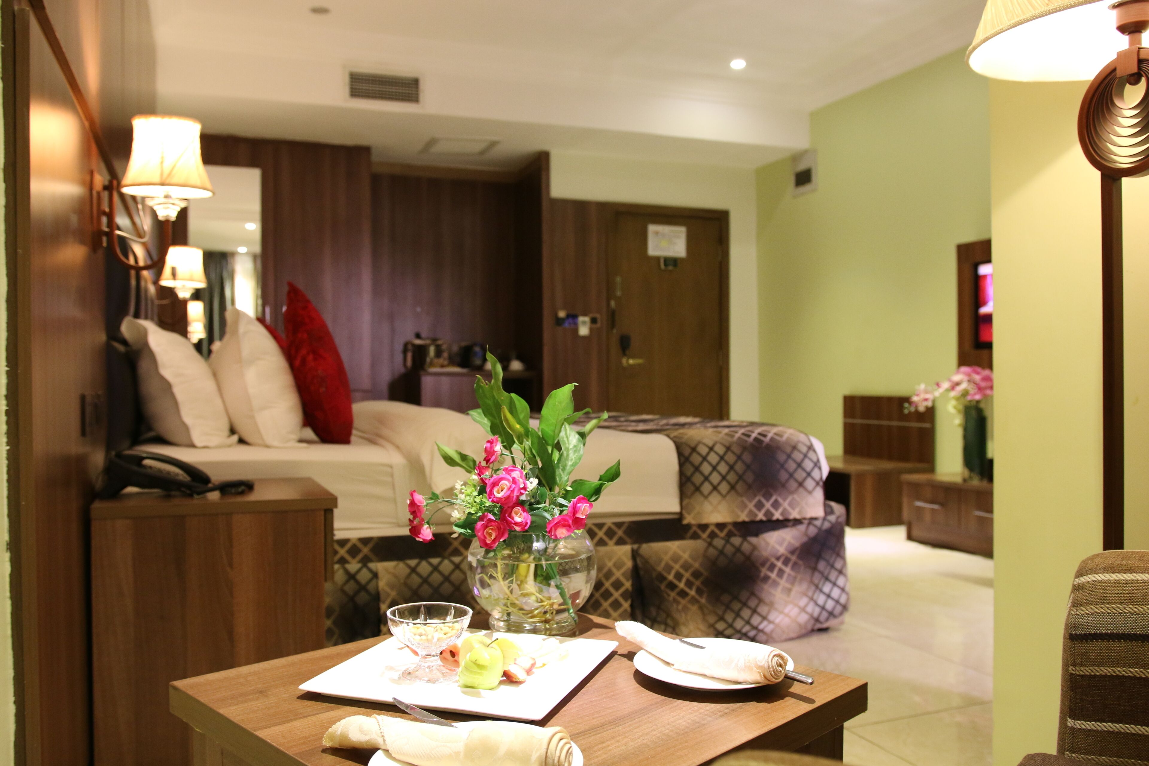 deluxe room | 1 bedroom, premium bedding, in-room safe, desk