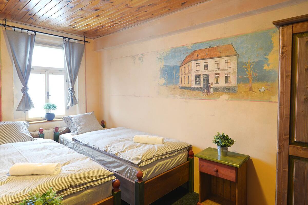 Familienapartment, 2 Schlafzimmer | Babybetten, Zustellbetten, kostenloses Internet per Kabel