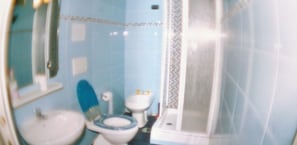 A bathroom with a toilet, sink, and shower. - Magic Place Guest House (Rome)