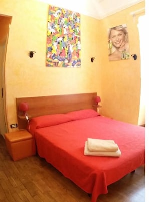 Bureau, fer et planche à repasser, Wi-Fi gratuit