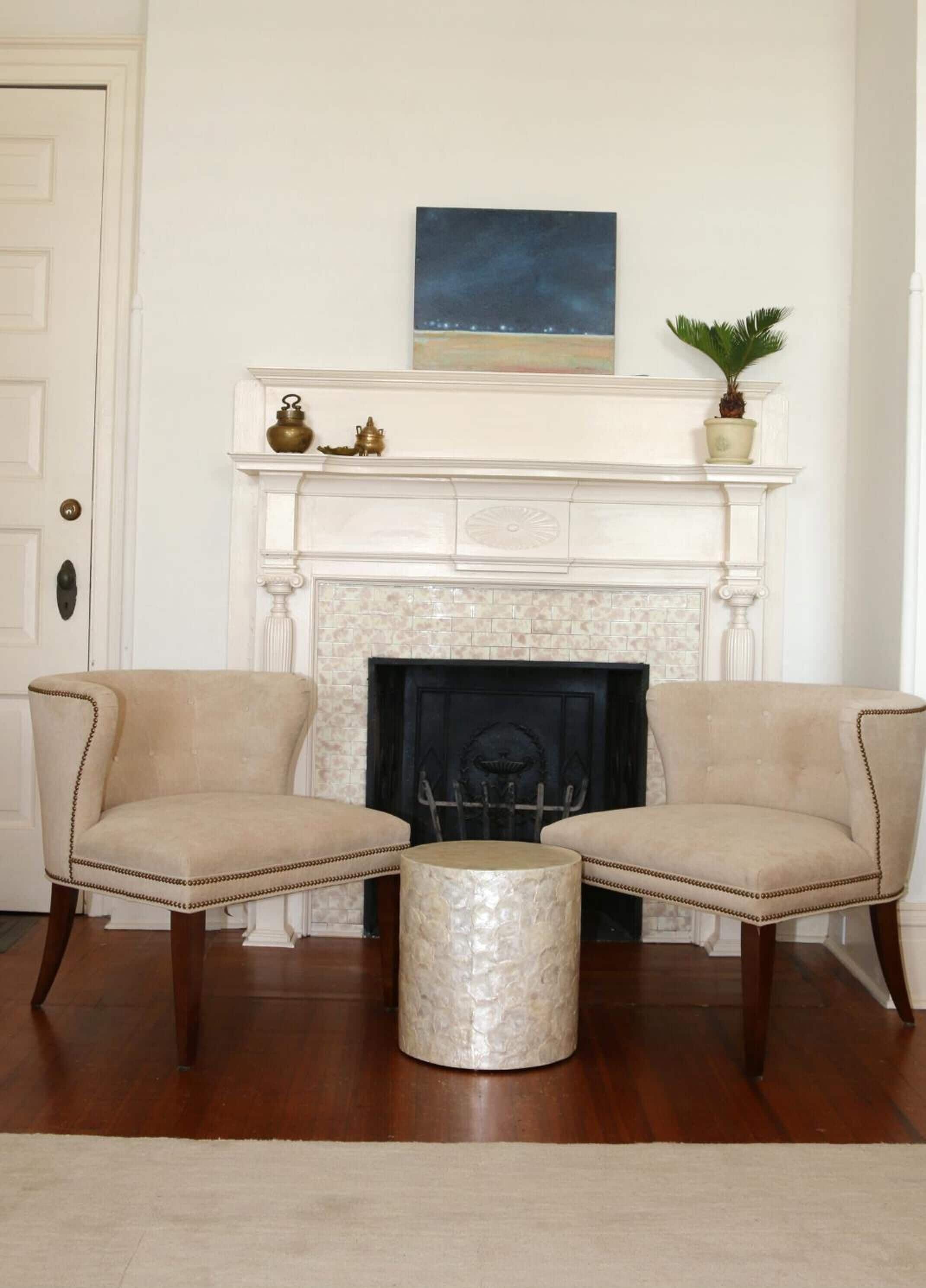 flat-screen tv, fireplace