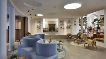 Coin salon dans le hall