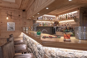 Bar (on property) - Hôtel La Chaudanne (Les Allues)