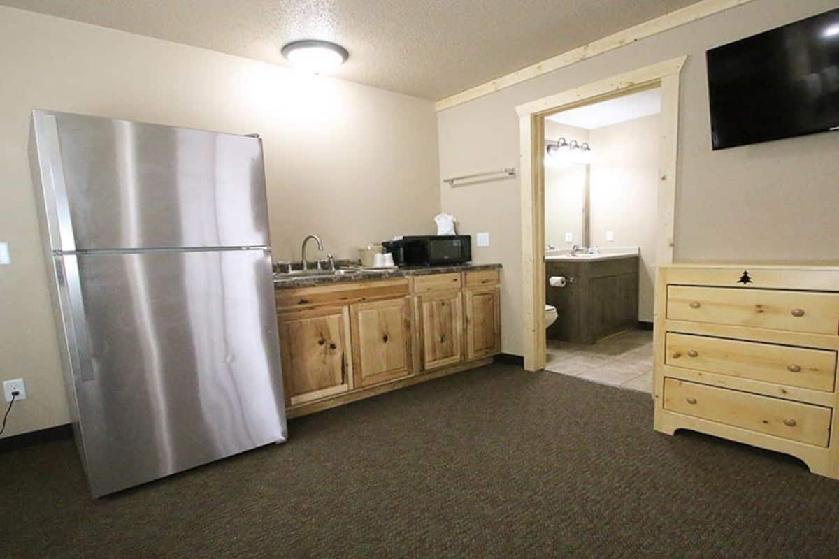 junior suite | private kitchenette | fridge, microwave, coffee/tea maker