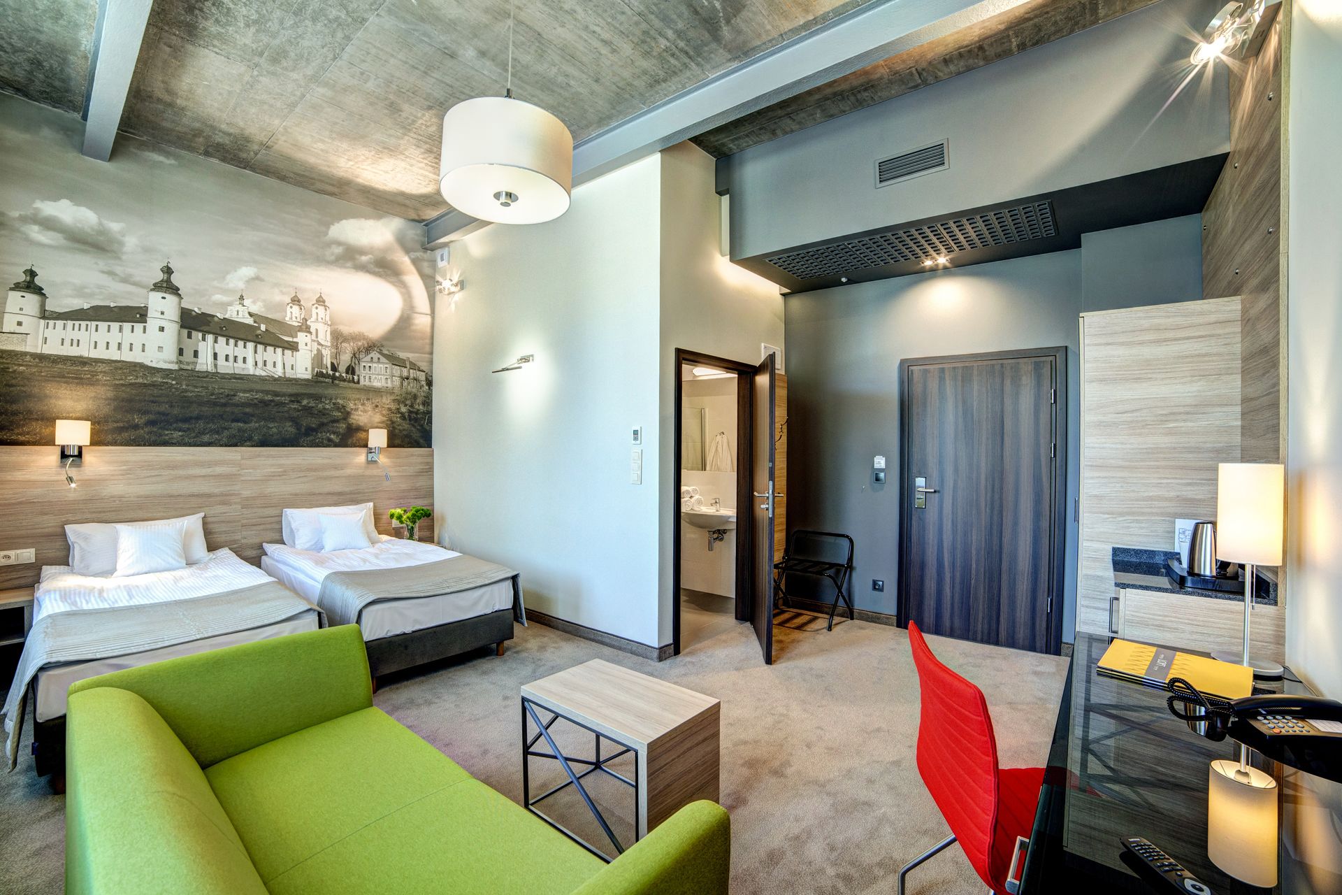 1 bedroom, in-room safe, desk, soundproofing