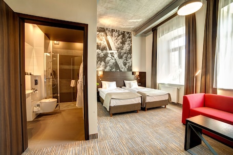 1 bedroom, in-room safe, desk, soundproofing