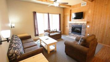 Suite, 2 Bedrooms, Kitchen ( 2 Queen Beds ) | Living room | 40-inch flat-screen TV with cable channels, TV