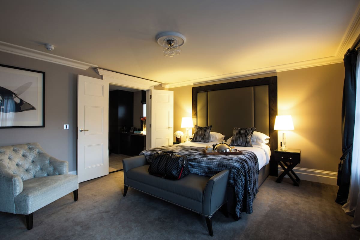 Junior suite | 1 slaapkamer, luxe beddengoed, een kluis op de kamer, een bureau