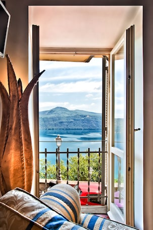 Honeymoon Loft, 2 Bedrooms, Non Smoking, Lake View | Living area | LCD TV