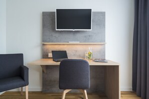 32-Zoll-Flachbildfernseher mit Kabelempfang, Fernseher