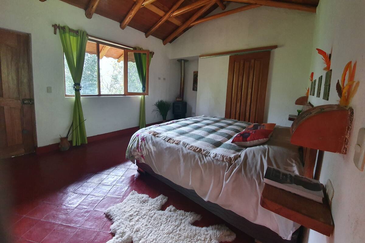Deluxe Double Room, 1 King Bed, Mountain View | Iron/ironing board (on request), WiFi (free), bed sheets