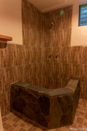 Executive Double Room, Garden View | Bathroom | Shower, free toiletries, towels
