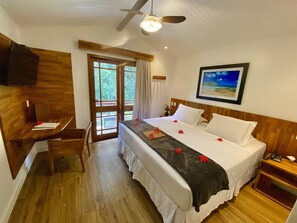 Suite superior | Roba de llit d'alta qualitat, minibar i caixa forta a l'habitació 